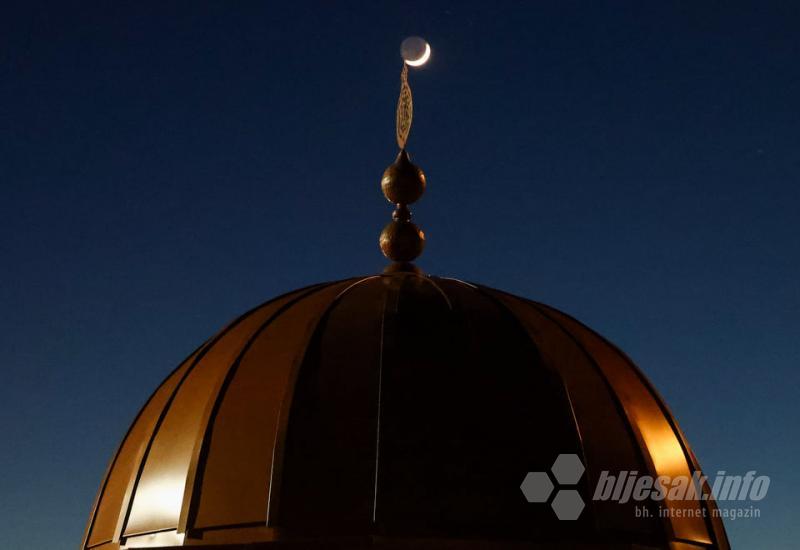 Muslimani obilježavaju Lejletu-r-regaib: Noć želja i nade za vjernike