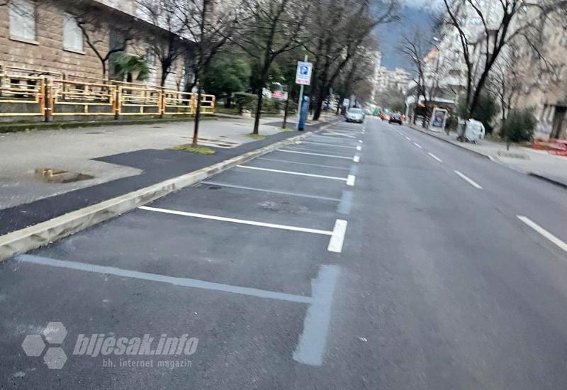 Prazna parking mjesta prvog dana naplate u Mostaru - Prazna parking mjesta prvog dana naplate u Mostaru
