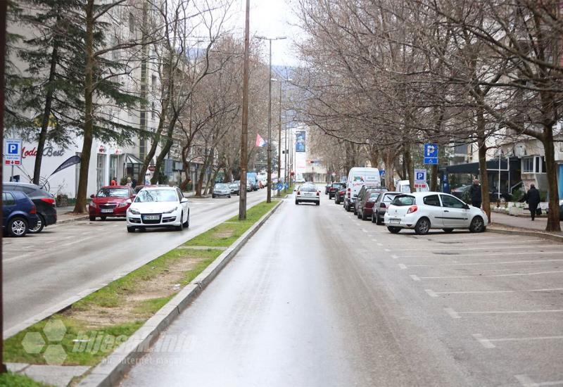 Prazna parking mjesta prvog dana naplate u Mostaru - Prazna parking mjesta prvog dana naplate u Mostaru