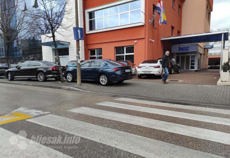 Bezobrazluk onih koji misle da su važniji od životnog prostora - Mostar: Bježanje od normalnog parkiranja