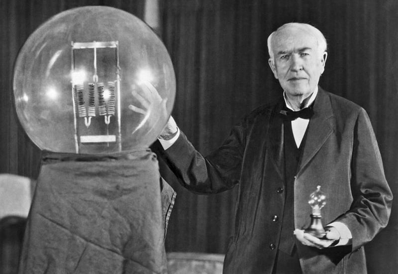 Thomas Alva Edison (Milan, Ohio, 11. II. 1847 – West Orange, 18. X. 1931) - Izumio je žarulju jer se plašio mraka