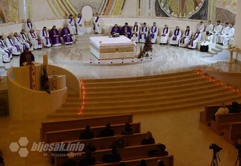 U Mostaru održana misa u čast pobijenih franjevac - U Mostaru održana misa u čast pobijenih franjevaca