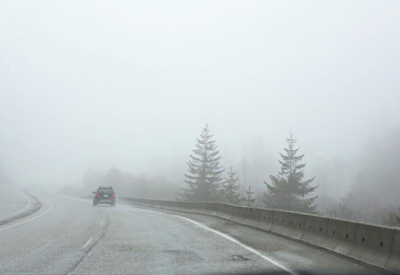 Magla otežava promet na cestama u BiH