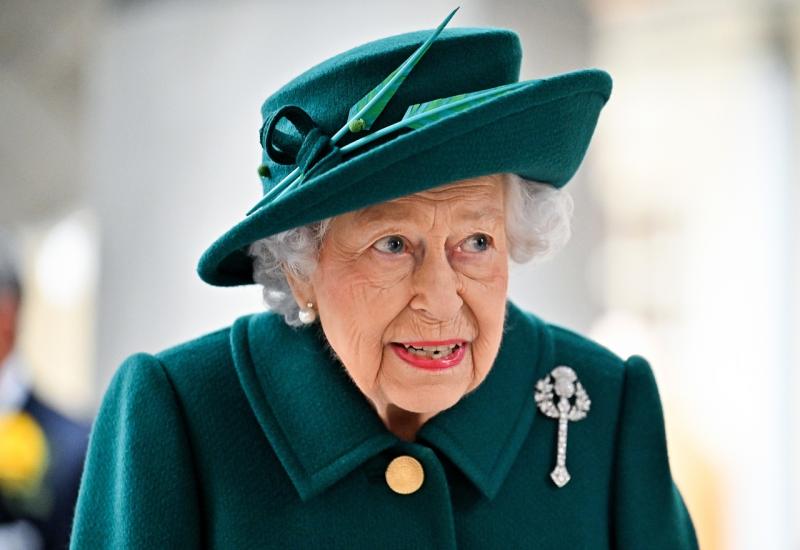 Kraljica Elizabeta pozitivna na koronu 