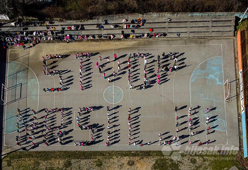 Stop nasilju, poručili su mostarski osnovnoškolci - Mostarska osnovna škola obilježila Dan prevencije vršnjačkog nasilja