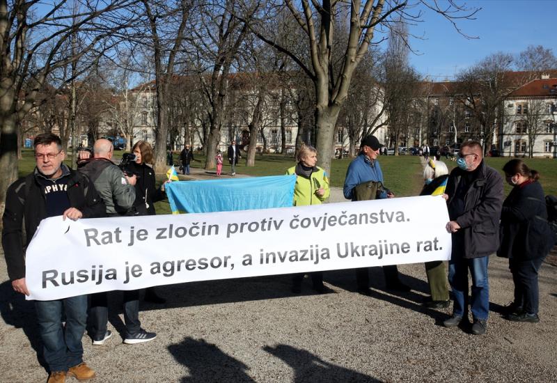 Prosvjedi širom svijeta za Ukrajinu, uhićenja u Rusiji