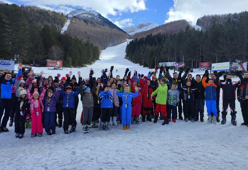 Održana jednodnevna škola skijanja Rodoč 2022. 