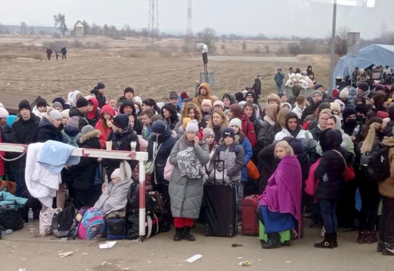 Ukrajinske izbjeglice na granici s Poljskom - Dok se Ukrajina odupire invaziji, Rusija je sve izoliranija