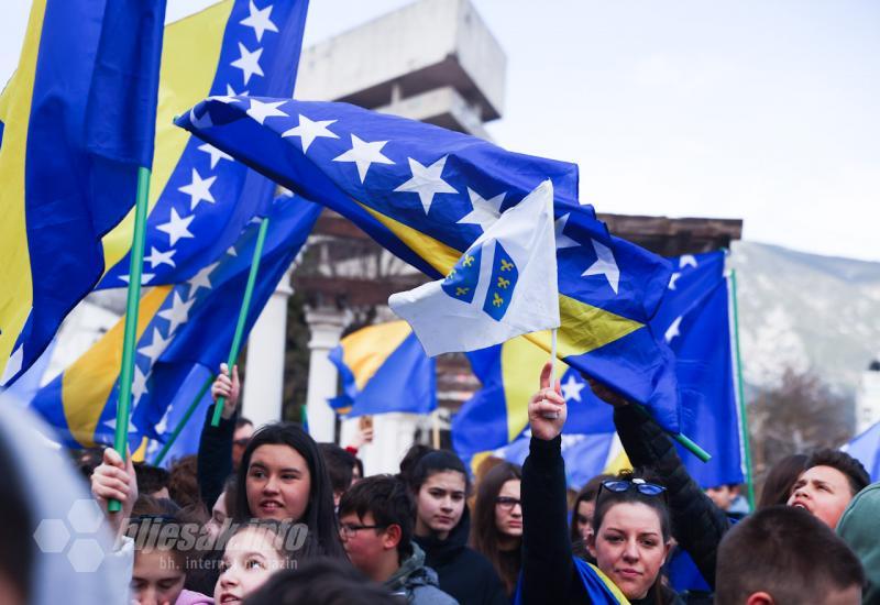 Mostar: Zastave i pjesma za 30 godina neovisnosti BiH 