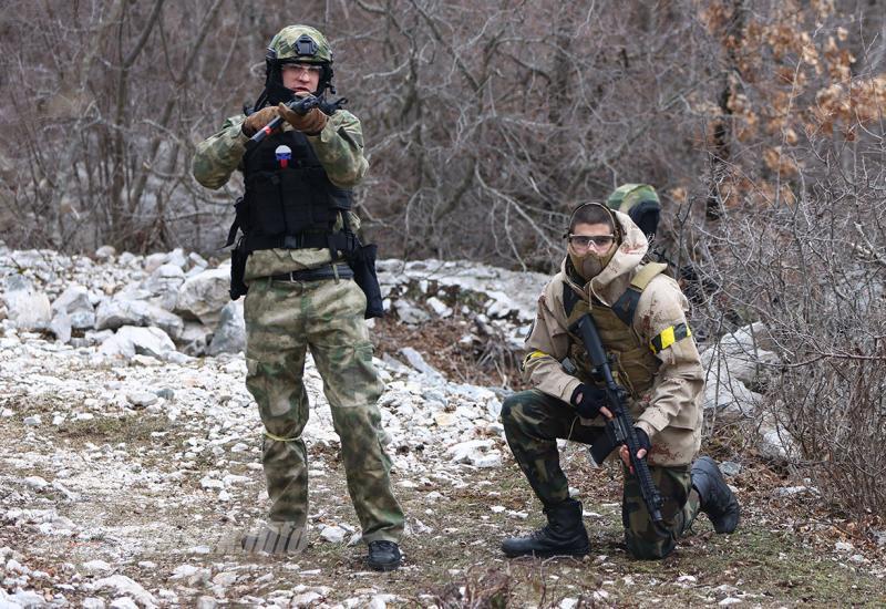 Mostar: Sukob Rusa sa NATO snagama na Raškoj Gori - Mostar: Sukob Rusa s NATO snagama na Raškoj Gori