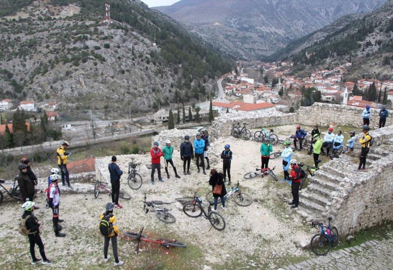 Sedamdeset biciklista sudjelovalo u rekreativnoj biciklijadi od Počitelja do Stoca