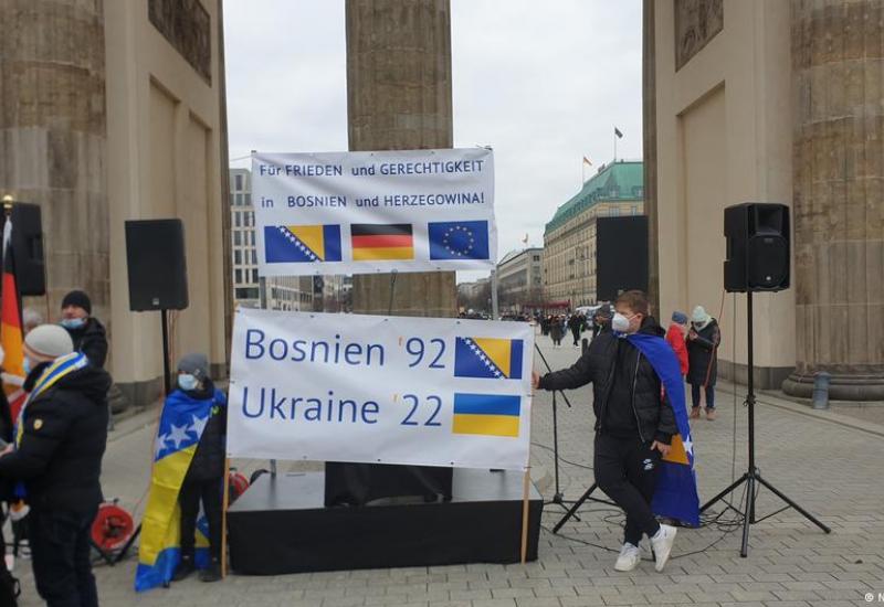 Poruka sa prosvjeda u Berlinu: Ukrajina bi se mogla ponoviti i u BiH - Poruka sa prosvjeda u Berlinu: Ukrajina bi se mogla ponoviti i u BiH