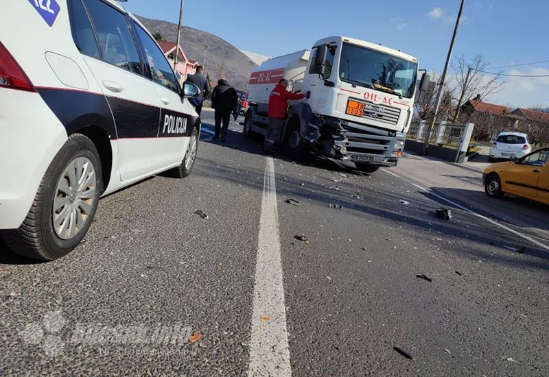 Sudar na M-17 - Više ozlijeđenih u prometnoj nesreći na M-17 kod Mostara