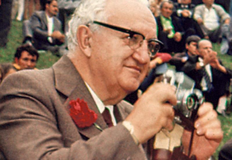 Vladimir Bakarić (Velika Gorica, 8. ožujka 1912. - Zagreb, 16. siječnja 1983.) - Bio je četiri desetljeća gubernator Hrvatske i Titov bliski suradnik