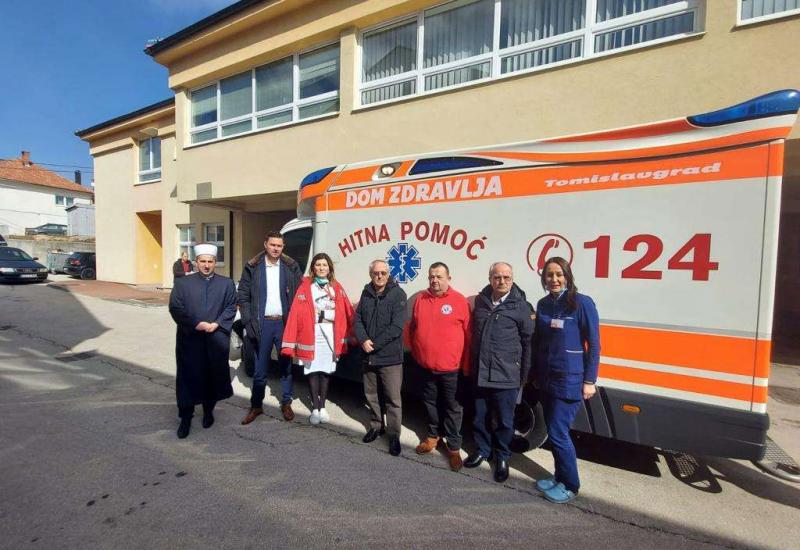 Medžlis Islamske zajednice Tomislavgrad darovao sanitetsko vozilo Domu zdravlja