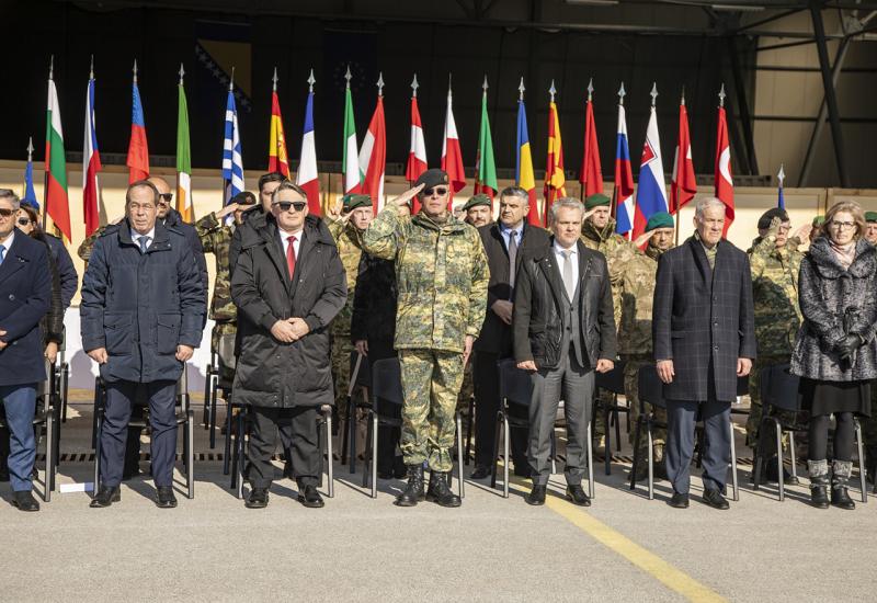 Svečanost povodom dolaska 500 vojnika EUFOR-ovih pričuvnih snaga u BiH - EUFOR: Svih 500 vojnika stiglo u BiH, počinju ophodnje 