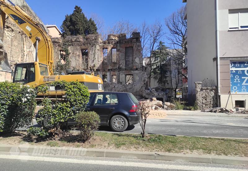 Nastavak rušenja ratnih ruševina na Bulevaru  - Mostar: Nastavak rušenja ratnih ruševina na Bulevaru 
