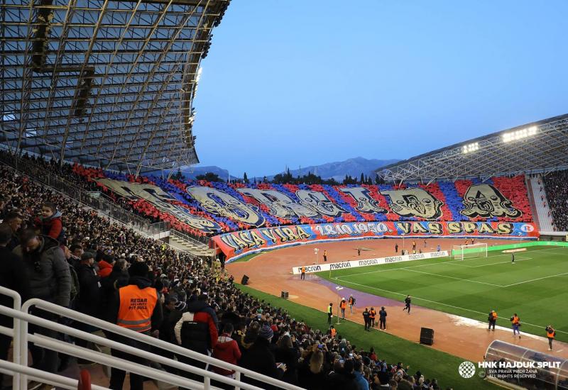 Veličanstvena koreografija Torcide - Hajduk nije uspio probiti bedem Dinama