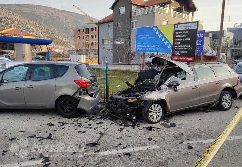 Mostar: U eksploziji oštećena dva automobila 