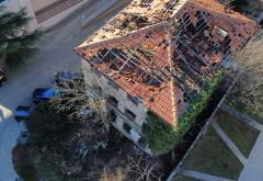 Mostar: Ruši se kuća u krugu Doma zdravlja