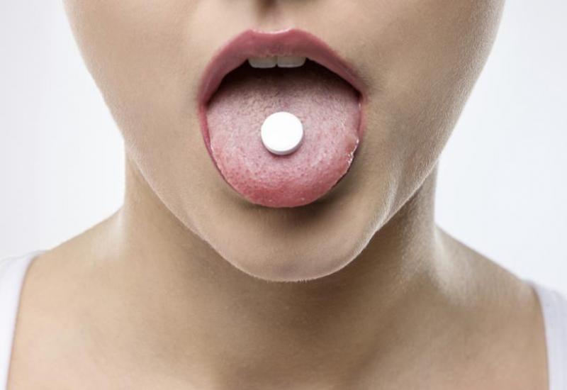Problem vam je progutati tabletu? Trik koji vam olakšava gutanje
