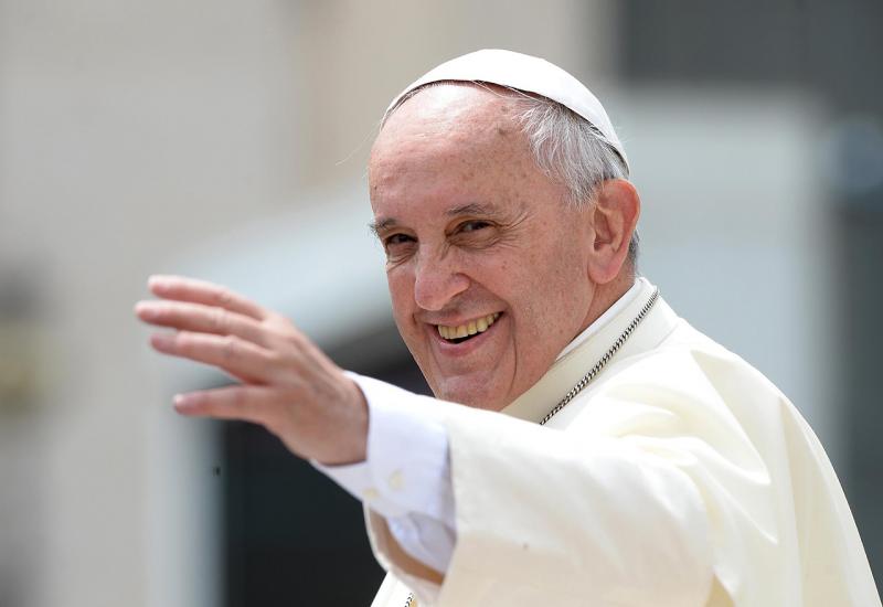 Papa Franjo obilježio 86. rođendan: Nagradio beskućnika koji dijeli dio milostinje koju prima