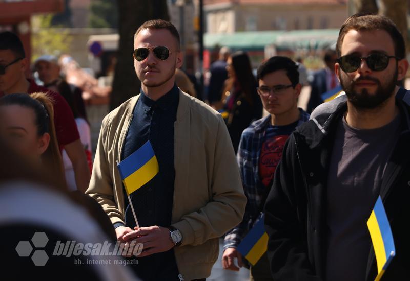 Mostarski studenti šetali za mir: Neće biti rata u BiH 