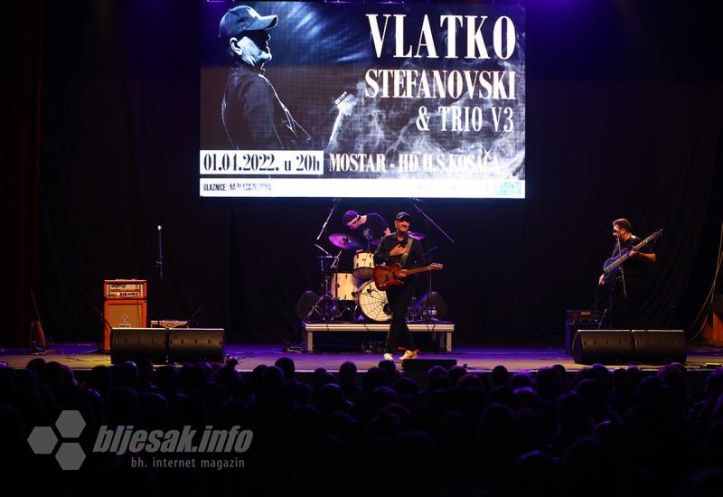 Vlatko Stefanovski i V3 trio oduševili mostarsku publiku - Vlatko Stefanovski i V3 trio oduševili mostarsku publiku