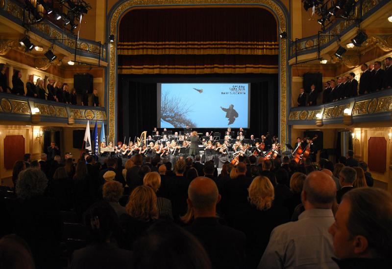 Svečana akademija i koncert povodom 30 godina opsade Sarajeva - Sarajlije obilježili 30 godina opsade grada i uputili podršku ukrajinskom narodu