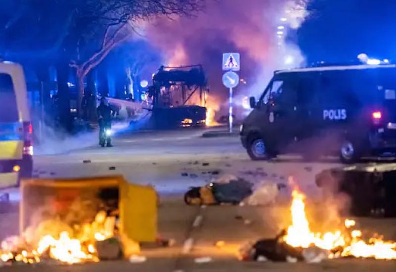 Nemiri u nekoliko gradova Švedske, sve krenulo javnim spaljivanjem Kur - Nemiri u nekoliko gradova Švedske, sve krenulo javnim spaljivanjem Kur