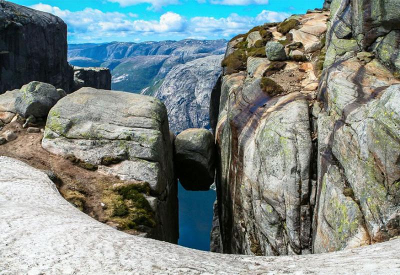 Kamen na planini Kjerag u Norveškoj - Atrakcija za koju nitko ne zna kako je nastala