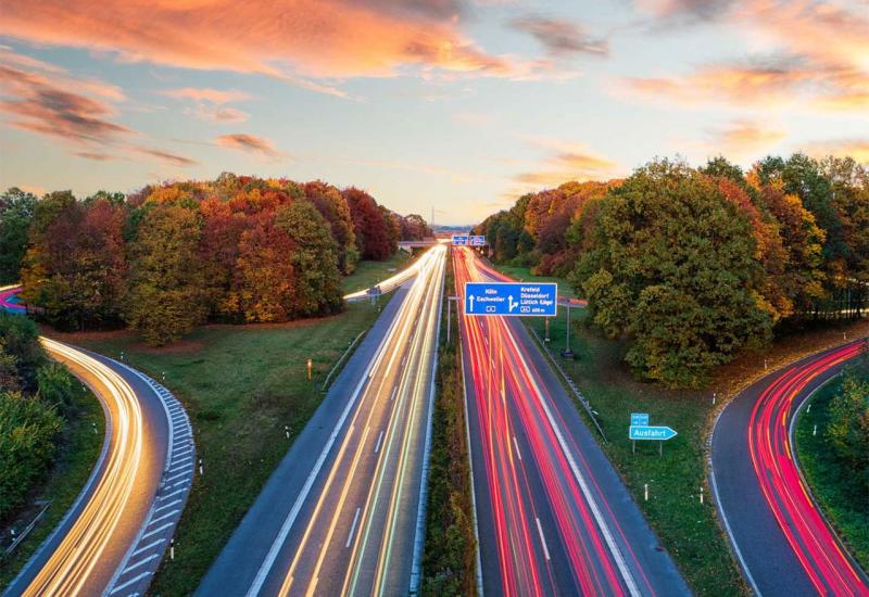 Nijemci su izračunali: Uvođenje limita brzine na Autobahnu donijelo bi veliku novčanu uštedu!