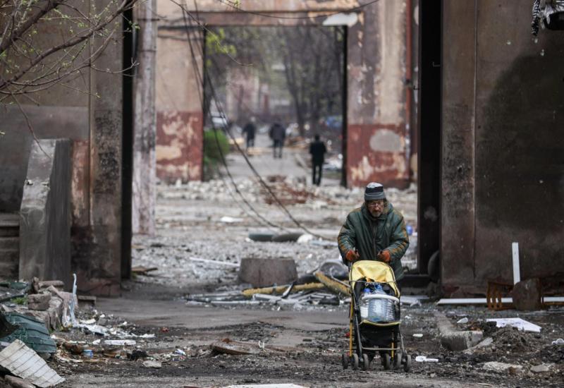 Sukobi po cijelom istoku Ukrajine; Rusija protjeruje europske diplomate