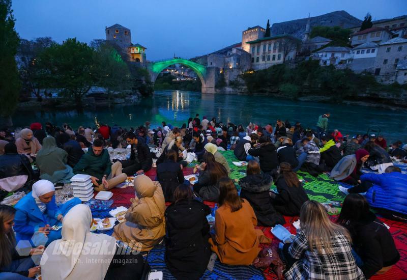Omladinski iftar ispod Starog mosta u Mostaru otkazan u znak solidarnosti s Gazom