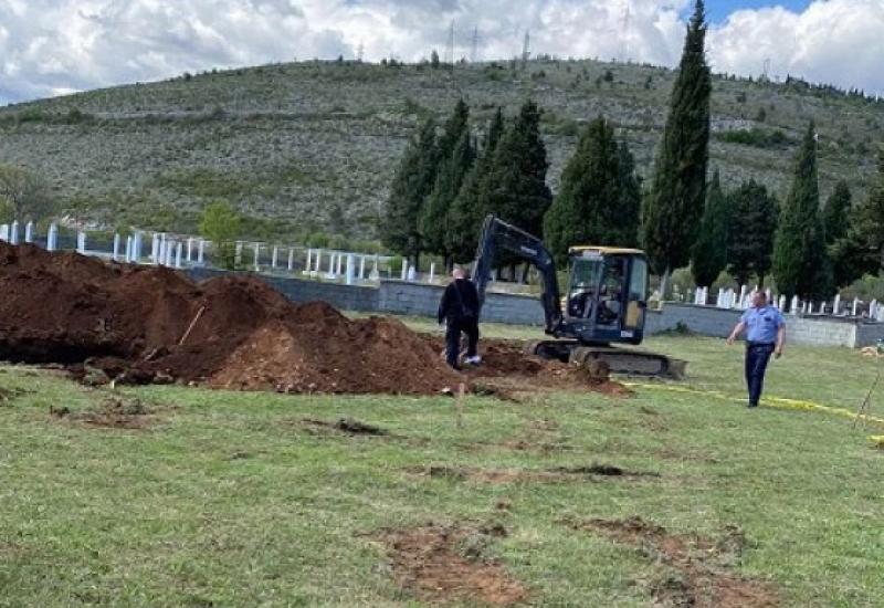 Ekshumacija u Međinama - Ekshumacija kod Mostara: Pronađeni ostaci više osoba