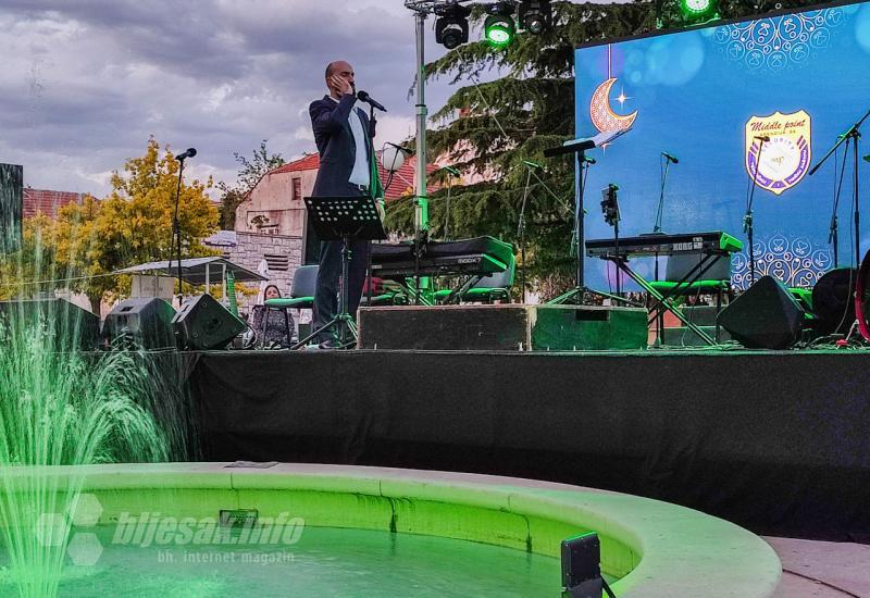 Više od tisuću ljudi na iftaru na Trgu Musala - Više od tisuću ljudi na iftaru na Trgu Musala