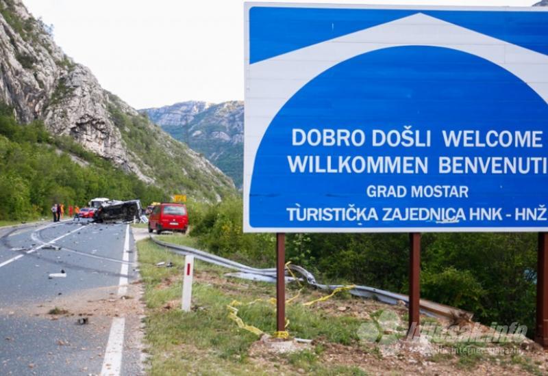 Prometna u Drežnici: Sedam osoba dovezeno u SKB Mostar