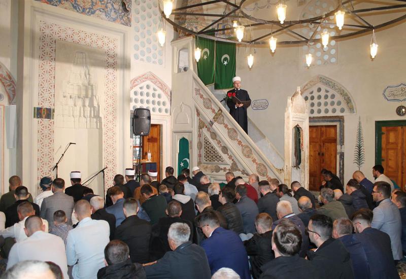 Mostarski muftija: Važno je da prepoznamo suštine života i njima se posvetimo - Centralna bajramska svečanost održana je u Karađoz-begovoj džamiji u Mostaru
