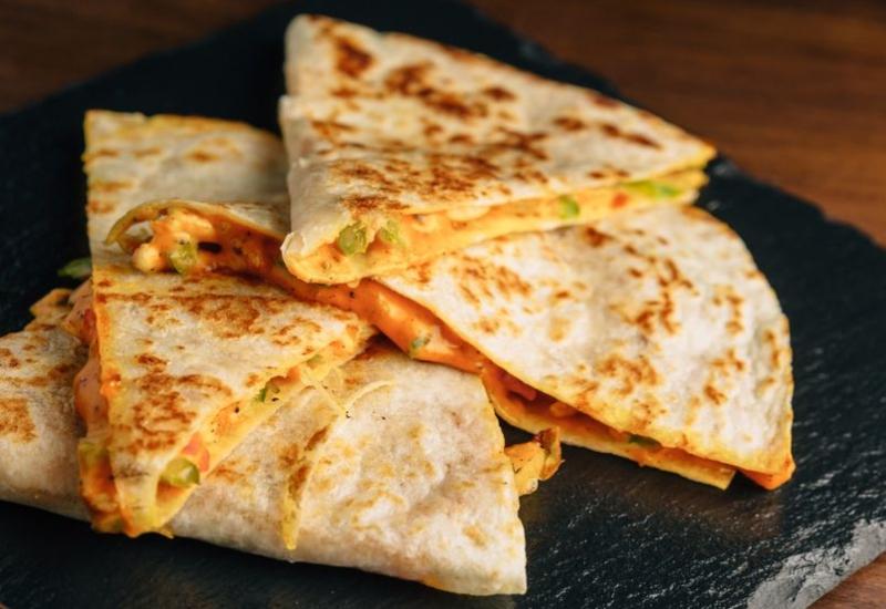Quesadilla sa sirom - Najfiniji trokut sa sirom kao stvoren za doručak 