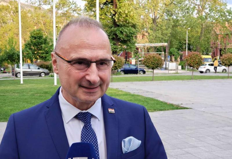 Hrvatski ministar tražio da mu objasne kako da unese imovinu u karticu