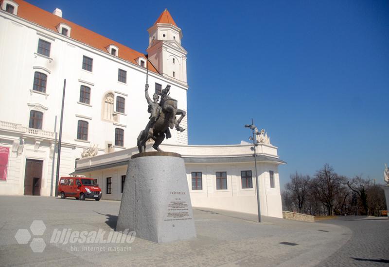 Svatopluk - Bratislava: Od mitskog Svatopluka do dječovjeka Pičusa