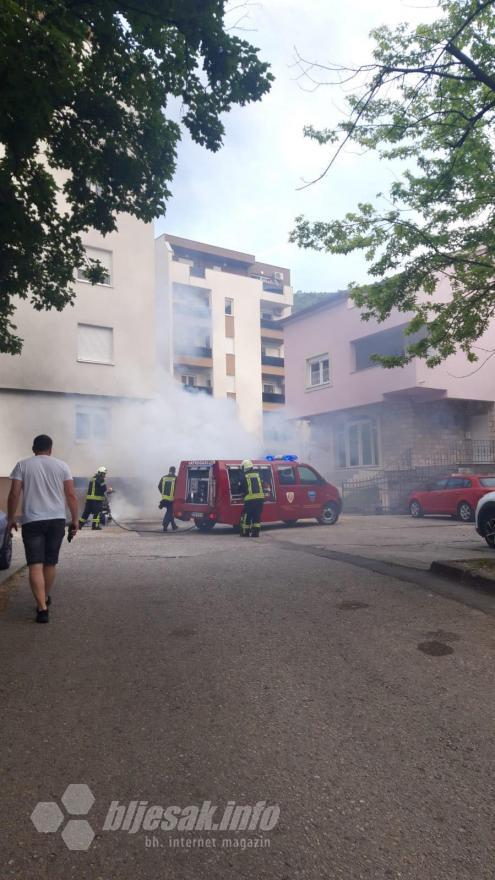 Požar u mostarskom naselju Vatikan - Mostar: Požar u Vatikanu, izgorio motocikl