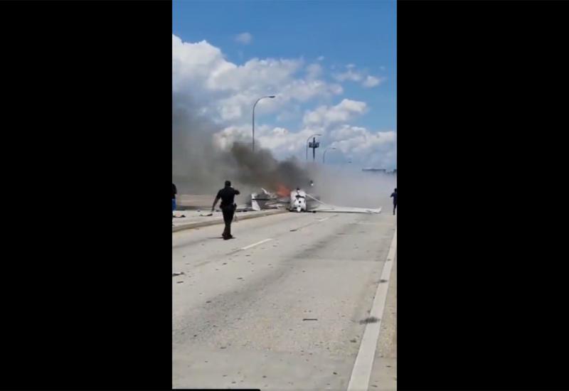 VIDEO: Avion pao na most i zapalio se, nema poginulih