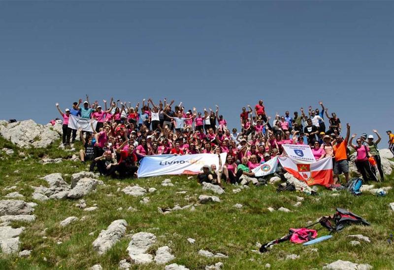 Rekordan broj planinara u pohodu '100 žena na Kamešnici'