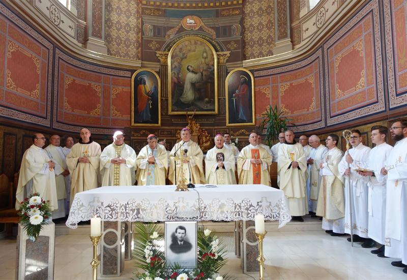 Biskupi, provincijal, generalni vikari i dekani slavili Euharistiju u okviru IX. Međudekanskog susreta u Bi H