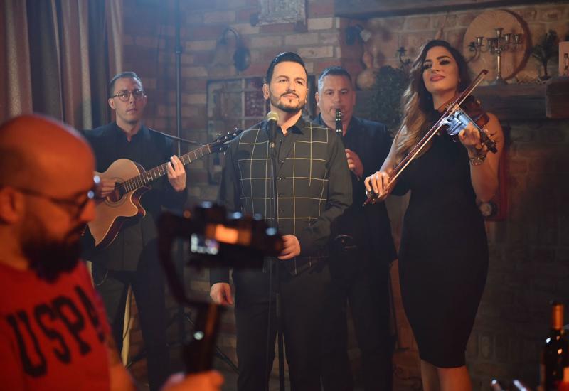 Sa snimanja spota za pjesmu Kafanska - Neno Murić predstavio novu pjesmu: 