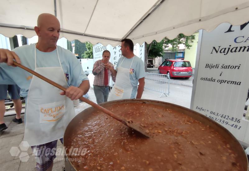 ''Čapljina u tanjuru'' privukla veliki broj ljubitelja dobre hrane i pića u Čapljinu