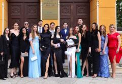 FOTO | Ljepote i glamura ne nedostaje! Mostarski gimnazijalci zasjali na maturalnoj zabavi
