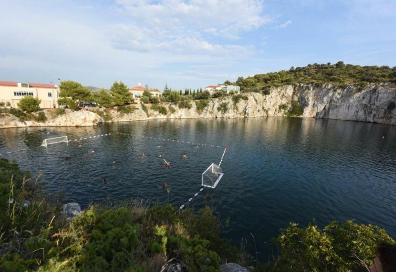 Misteriozno jezero na Jadranu koje mijenja boju i donosi sreću zaljubljenima