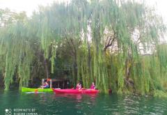 Odmaknite se od vrućine uz vožnju kajacima i jedinstvene prizore na Mostarskom jezeru